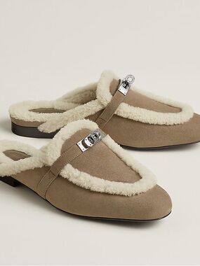 Hermes NEW Oz Mule in goatskin and shearling with iconic Kelly buckle